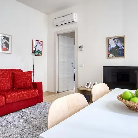 Apartment Joivy Lovely Flat With Balcony Milan