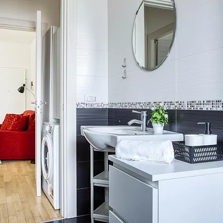 Apartment Joivy Lovely Flat With Balcony Milan